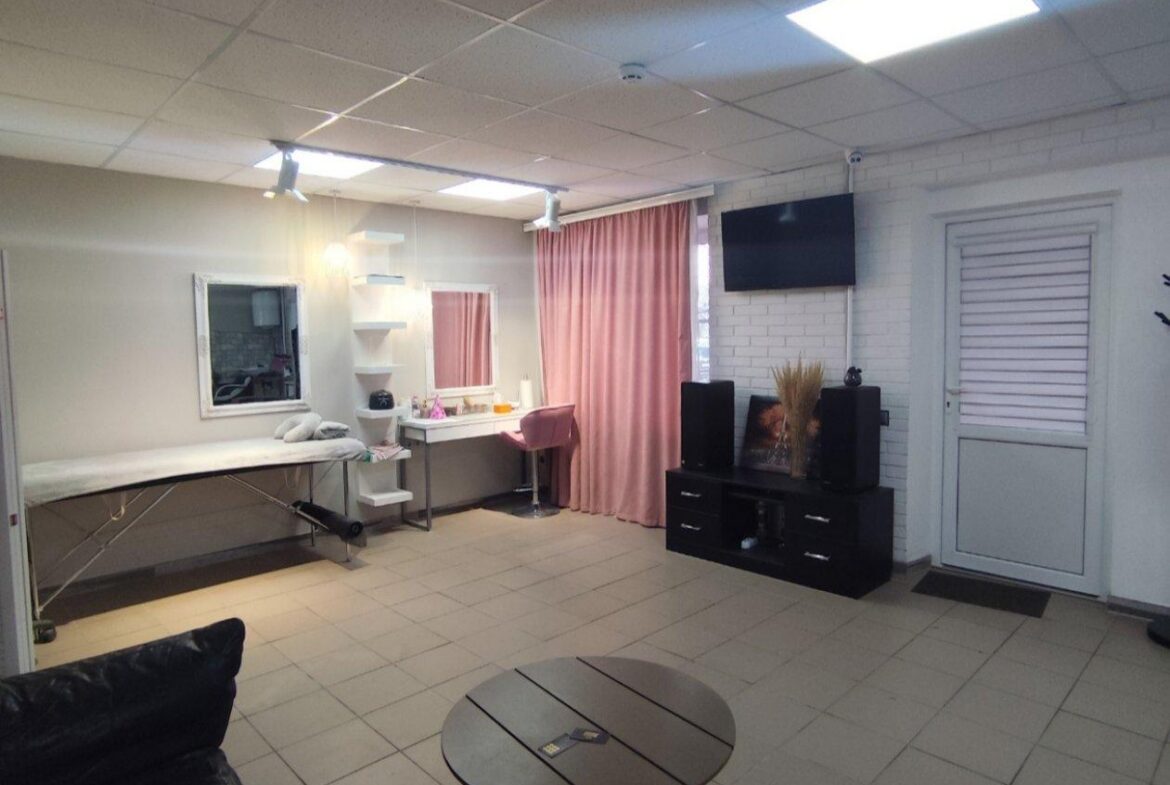 Здається в оренду приміщення площею 56 кв.м на вулиці Тутковського