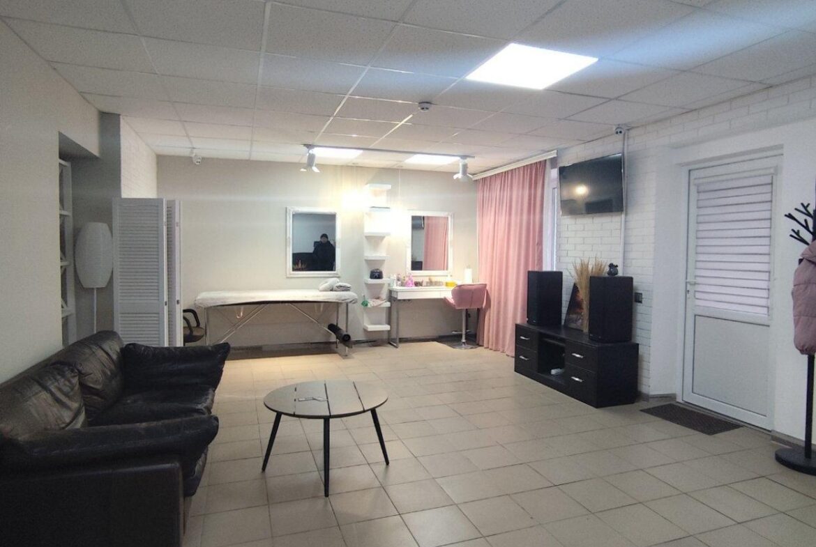 Здається в оренду приміщення площею 56 кв.м на вулиці Тутковського