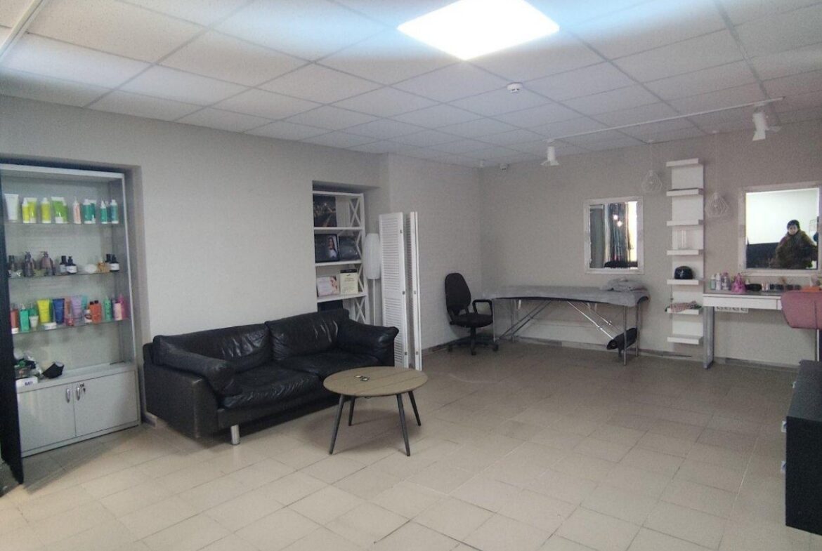 Здається в оренду приміщення площею 56 кв.м на вулиці Тутковського