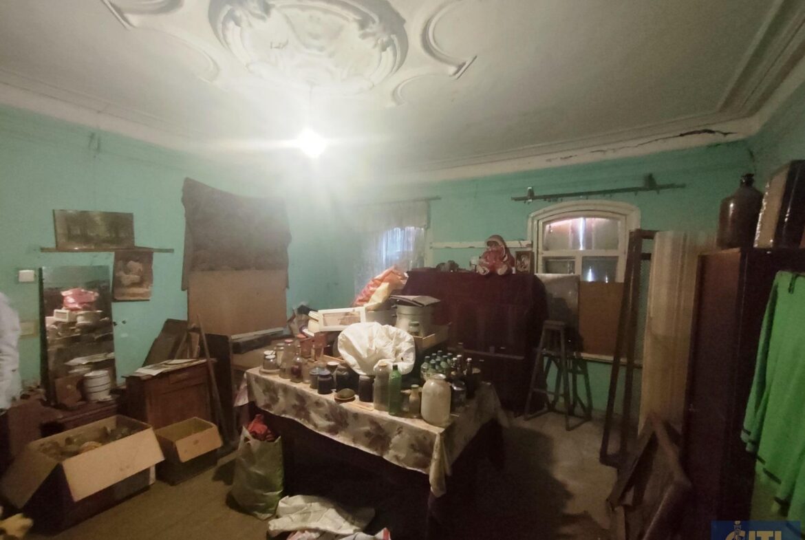 Фасадна ділянка зі старим будинком в центрі Житомира, 4.5 сот