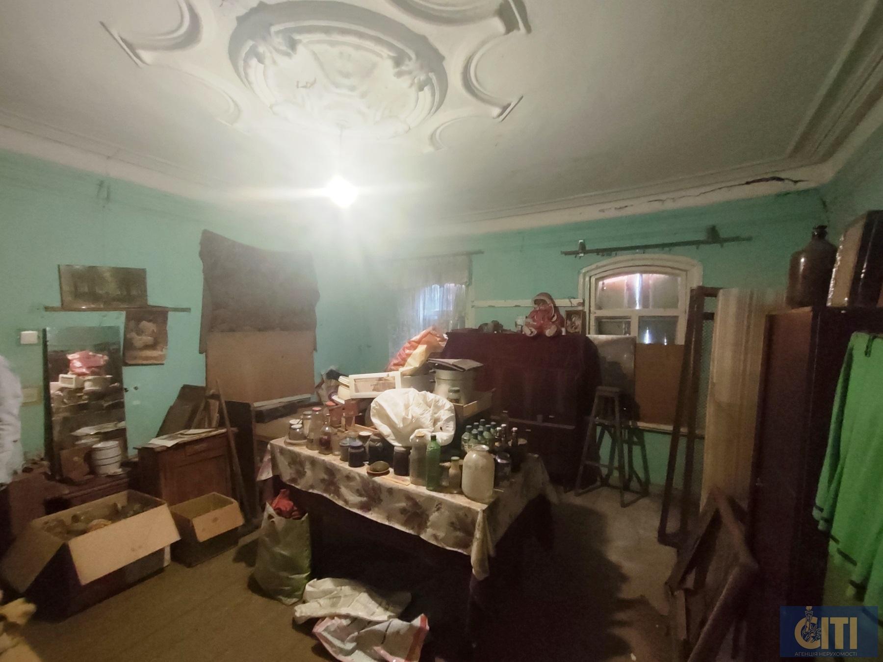 Фасадна ділянка зі старим будинком в центрі Житомира, 4.5 сот Фасадна ділянка зі старим будинком в центрі Житомира, 4.5 сот