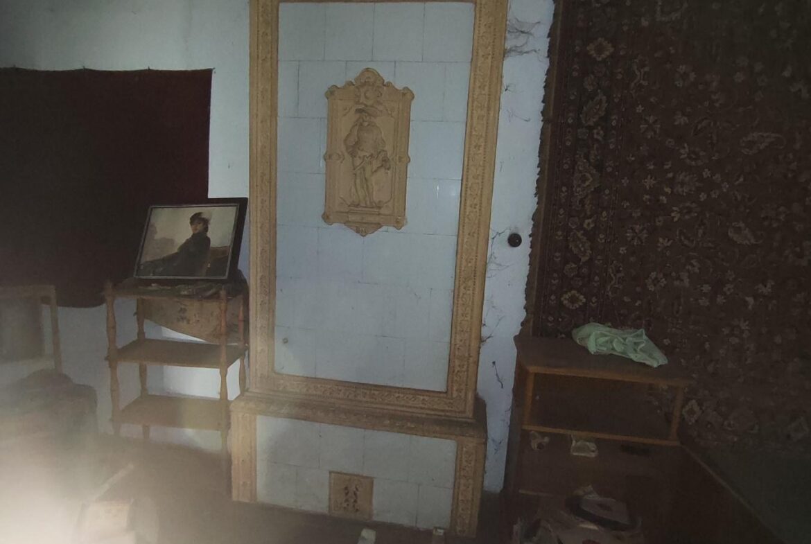 Продаж частини будинку з окремим входом, фасад, 5 вікон на вулицю, 92.7 кв.м.