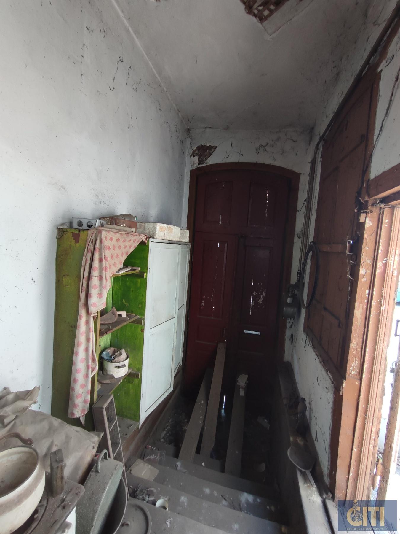 Продаж частини будинку з окремим входом, фасад, 5 вікон на вулицю, 92.7 кв.м.