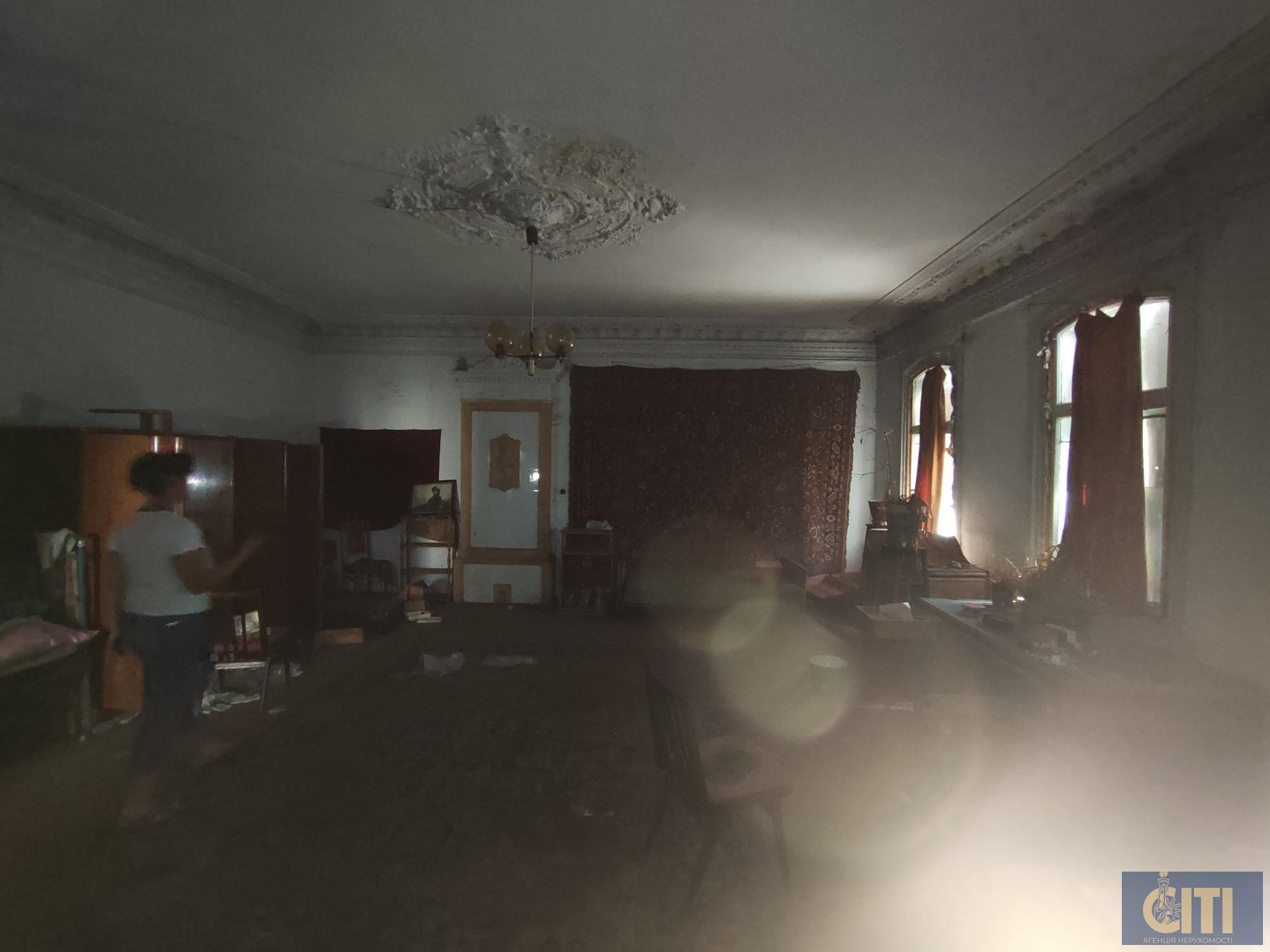 Продаж частини будинку з окремим входом, фасад, 5 вікон на вулицю, 92.7 кв.м.