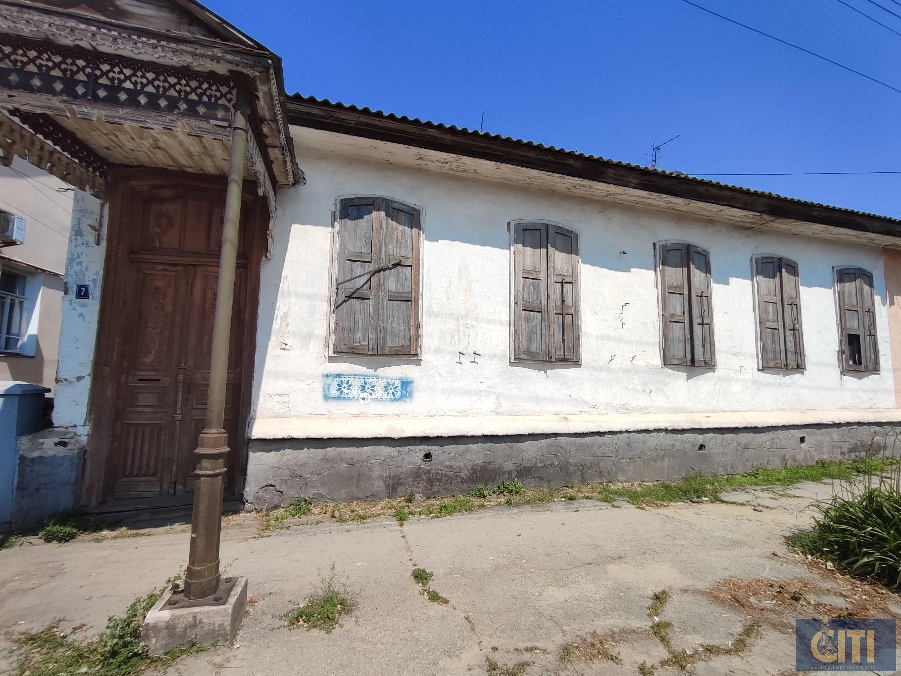 Продаж частини будинку з окремим входом, фасад, 5 вікон на вулицю, 92.7 кв.м. Продаж частини будинку з окремим входом, фасад, 5 вікон на вулицю, 92.7 кв.м.