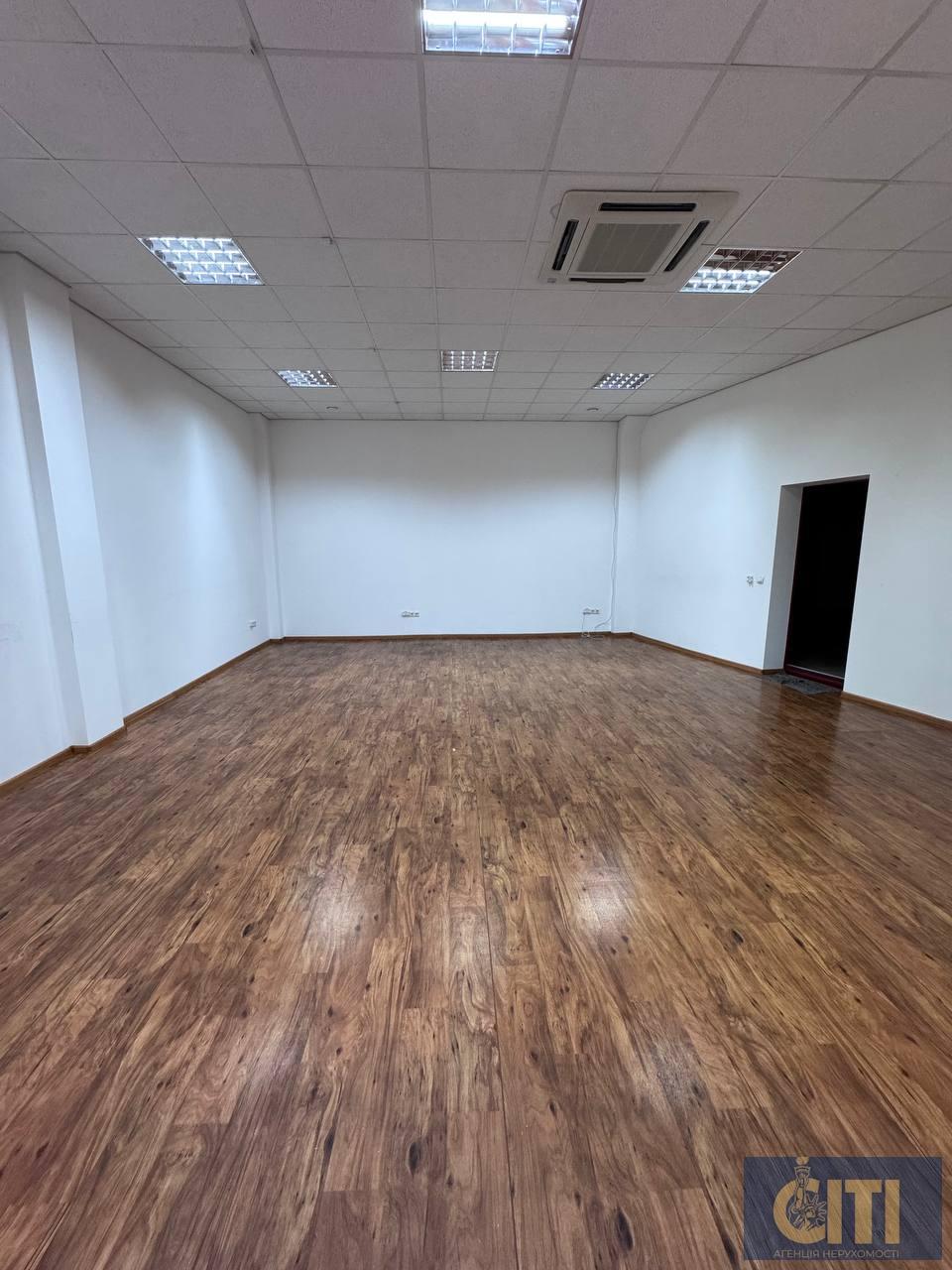 Задається в оренду офісне приміщення в Бізнес-центрі (Площа), 100 кв. м.