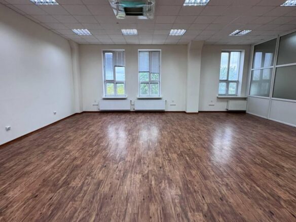 Задається в оренду офісне приміщення в Бізнес-центрі (Площа), 100 кв. м.