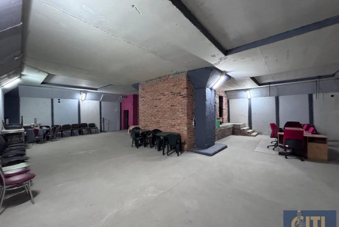 Задається в оренду офісне приміщення в Бізнес-центрі (Площа), 40 кв. м.