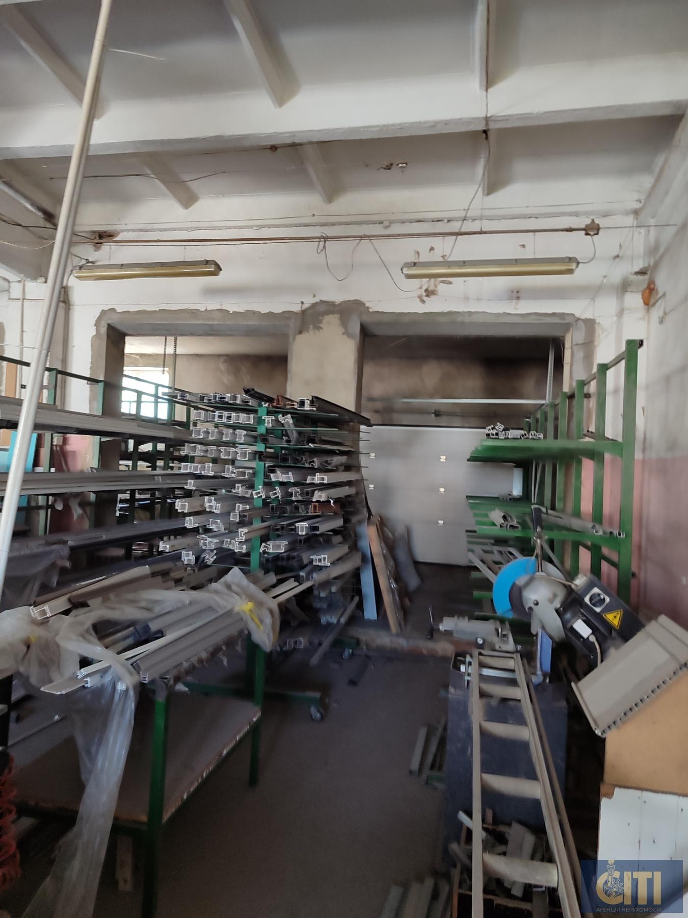 Оренда нежитлового приміщення 200 м² під автосервіс