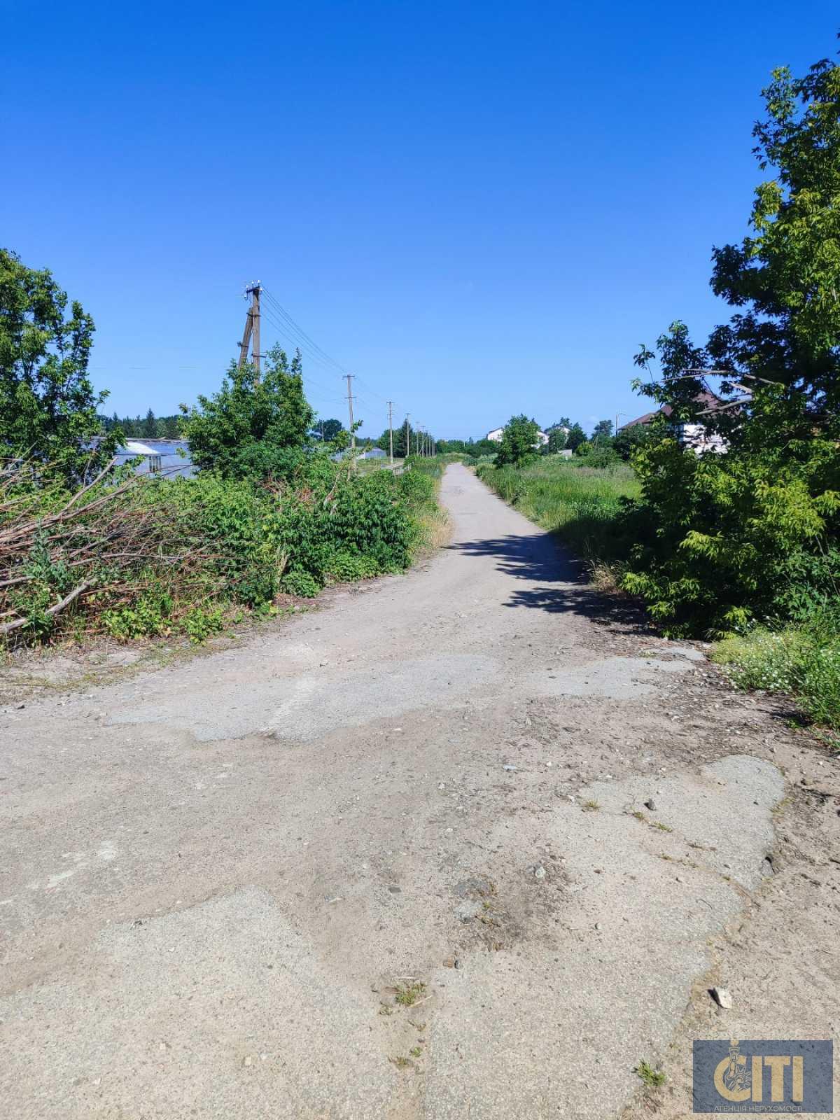 Земельна ділянка 2,7 Га + приміщення 800 кв.м. у Станишівці