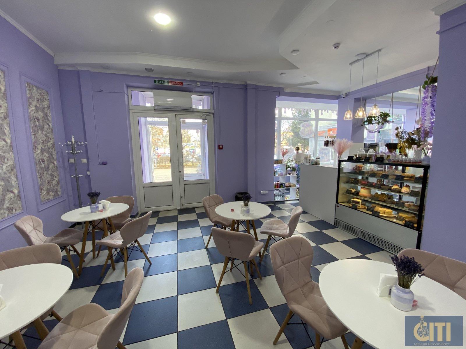 Приміщення під магазин або кафе в самому центрі Житомира