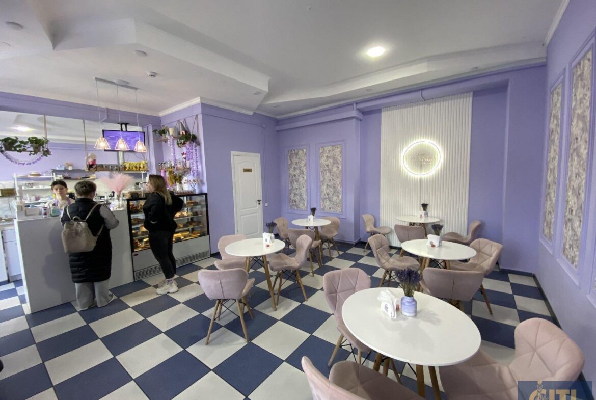 Приміщення під магазин або кафе в самому центрі Житомира