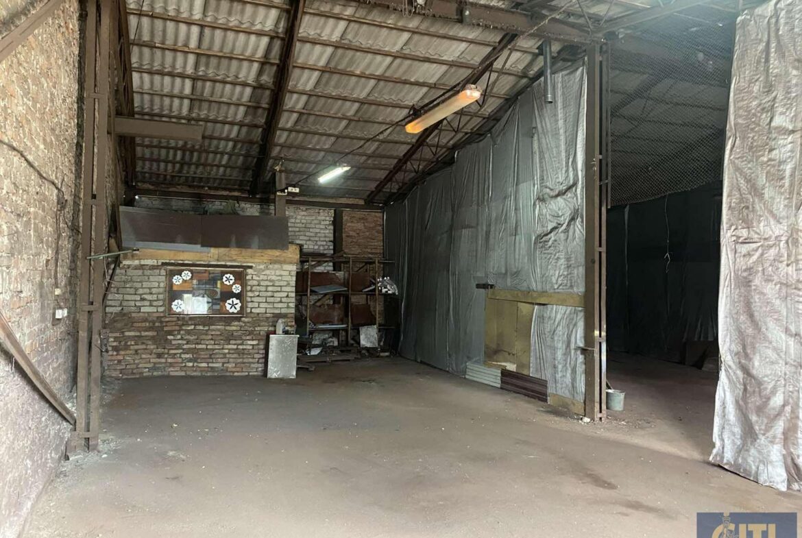 Оренда складських приміщень по вулиці Кооперативна, 200 кВ м