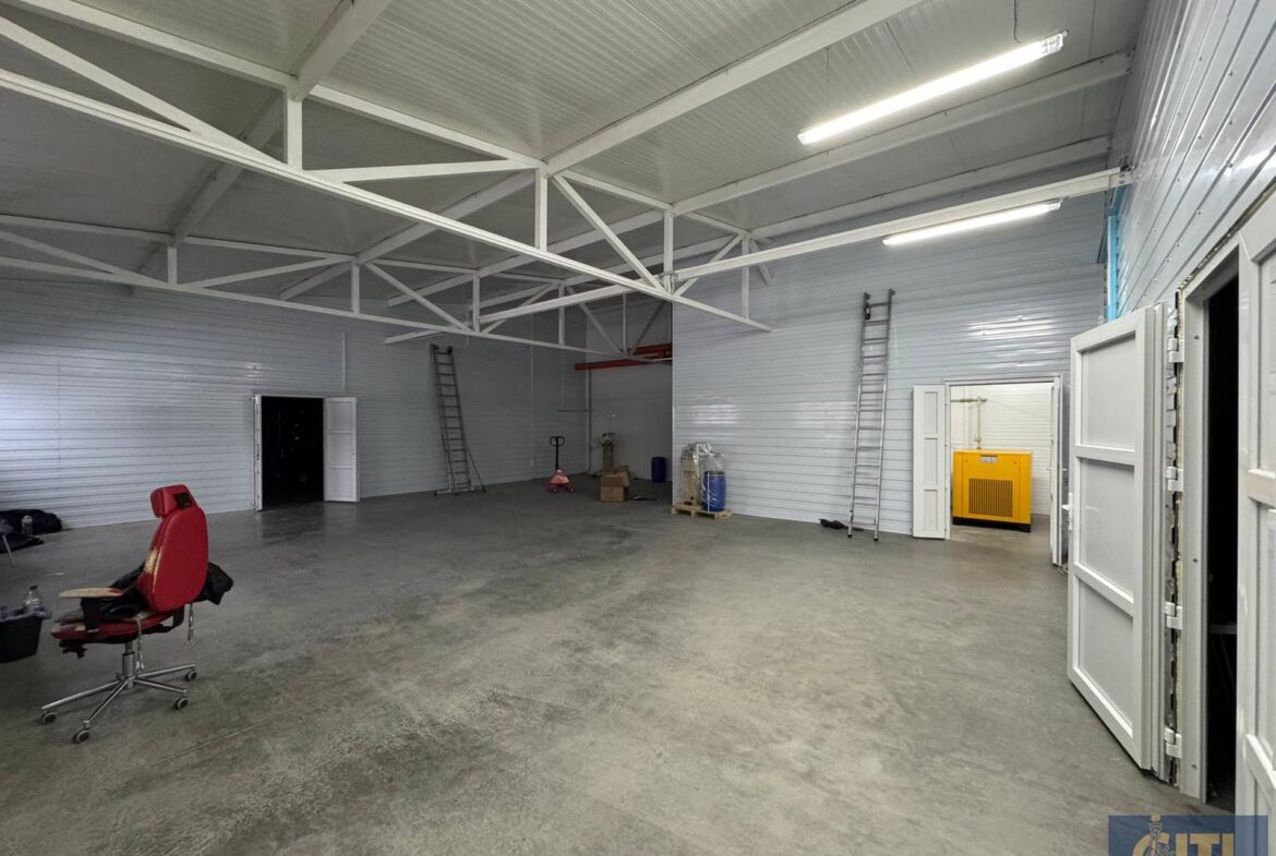 Виробниче приміщення 350 м² + 28 соток, Крошня, Житомир