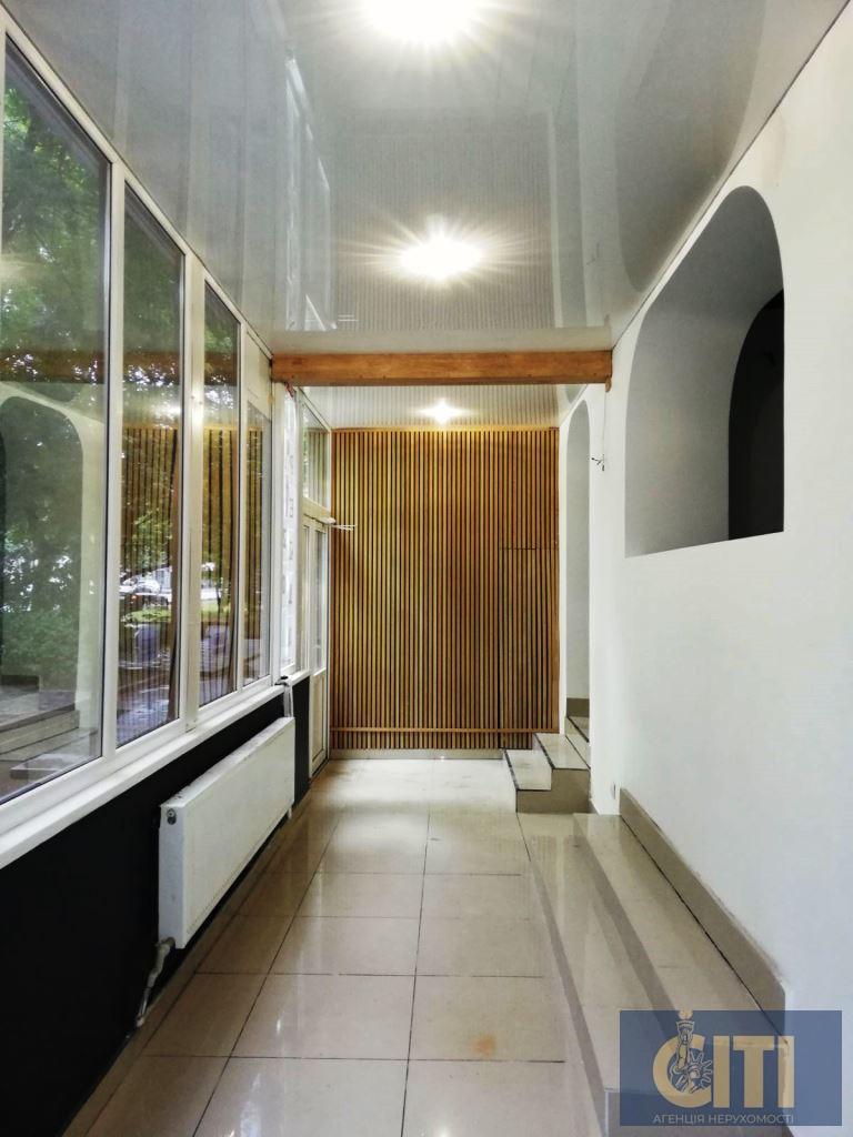 Оренда комерційного приміщення 59 м² в самому центрі Житомира