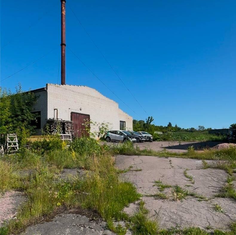 Промислове приміщення в Житомирі із земельною ділянкою у власності