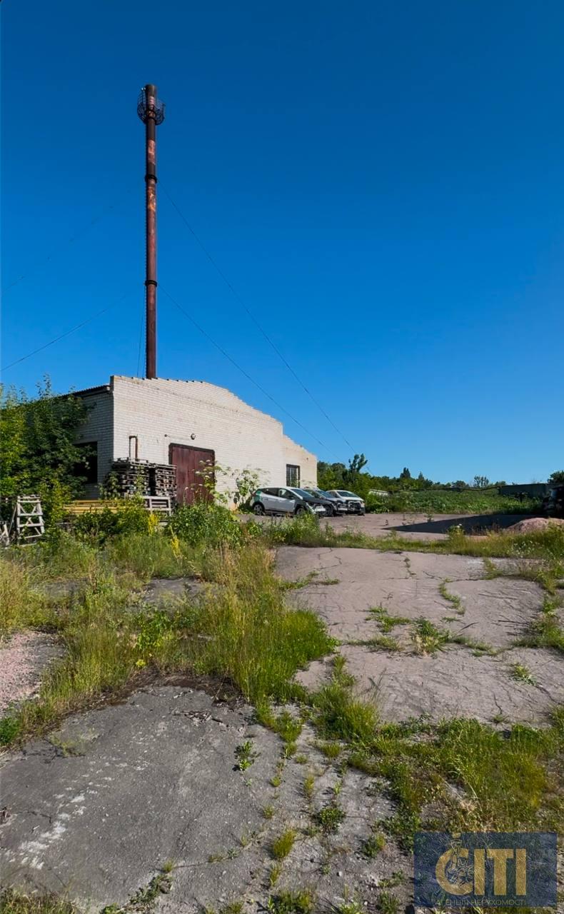 Промислове приміщення в Житомирі із земельною ділянкою у власності