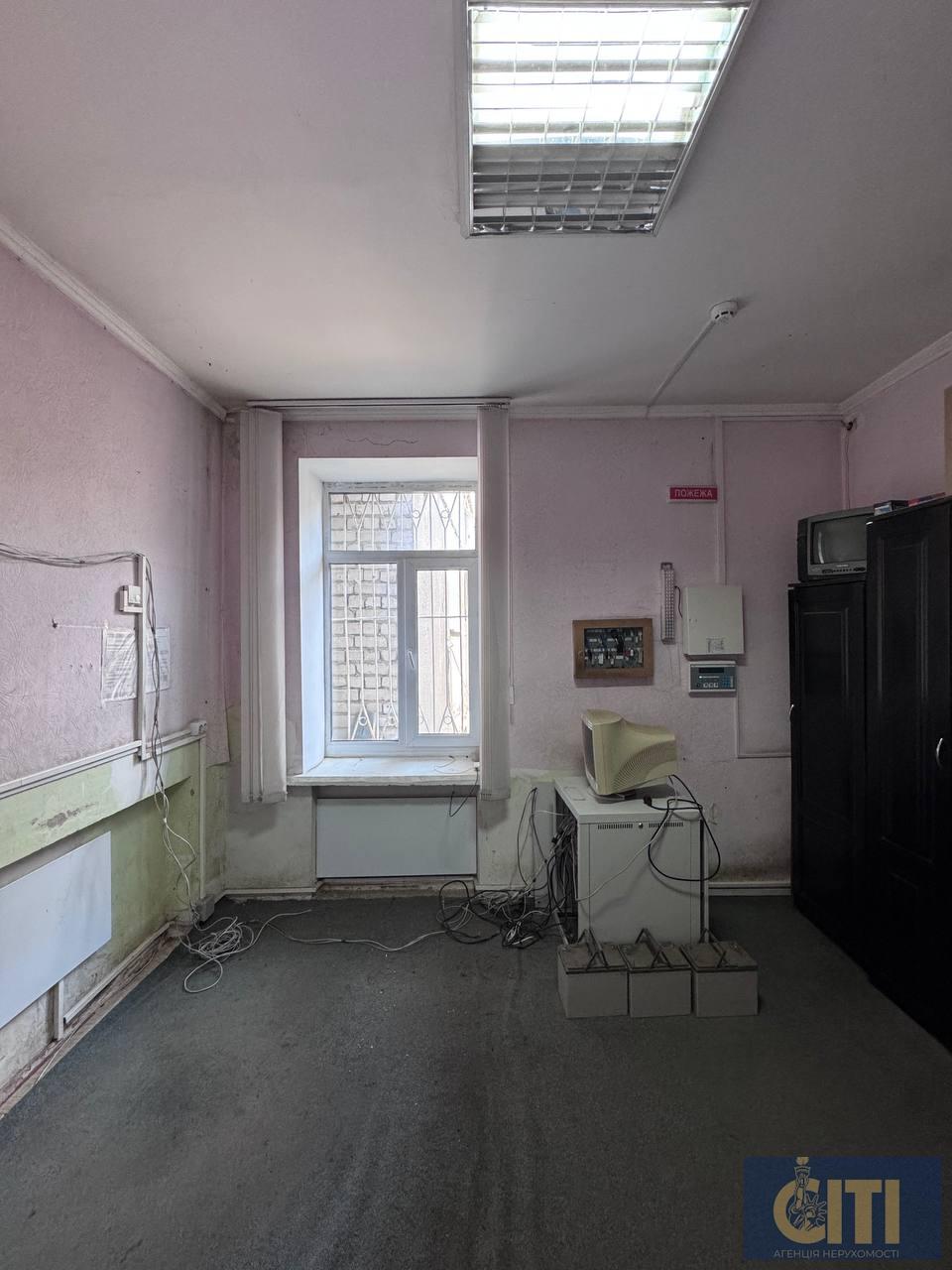 Здається в оренду приміщення в бізнес центрі — вулиця Героїв Пожежників, 67