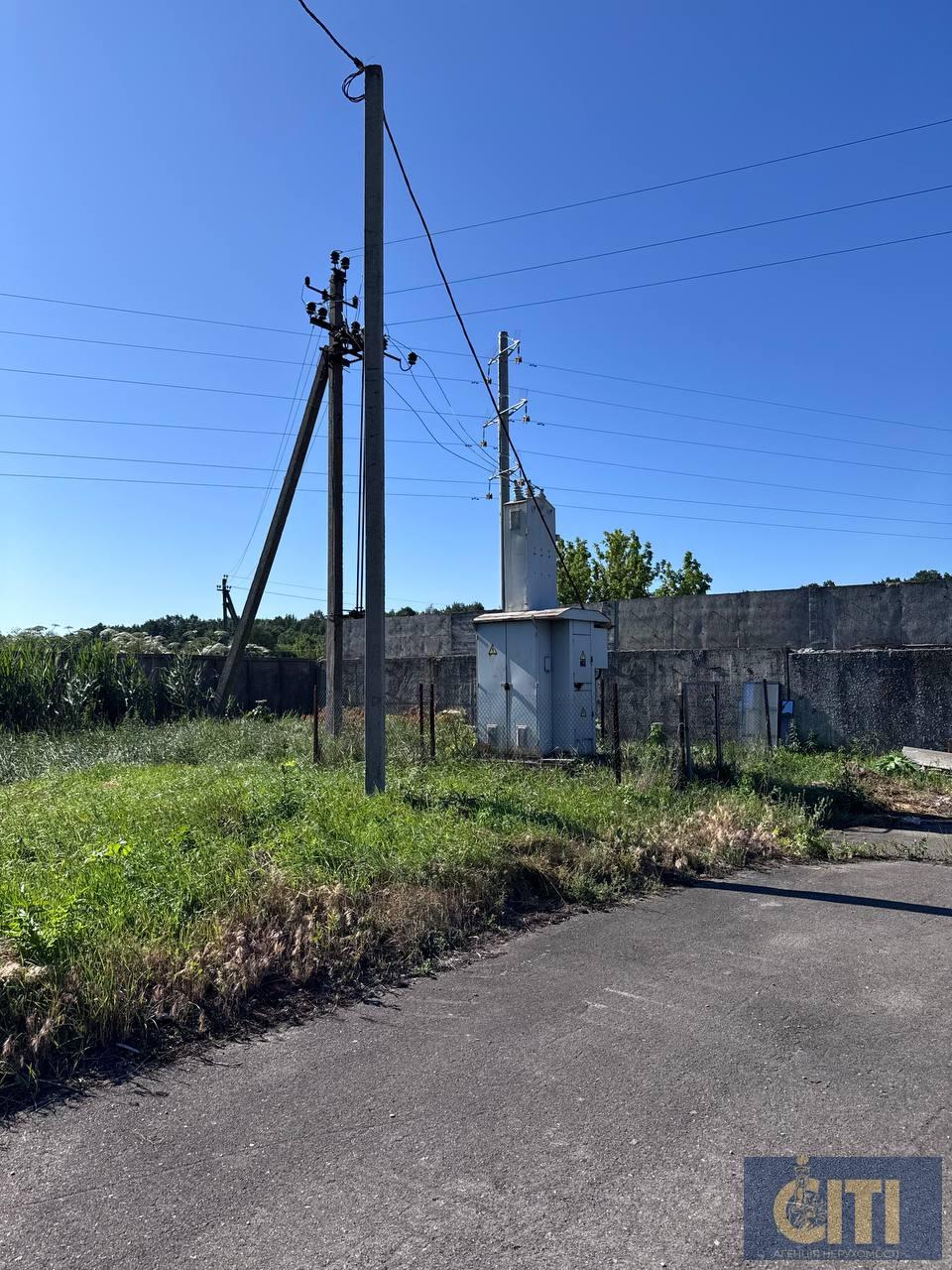 Промислове приміщення в Житомирі із земельною ділянкою у власності
