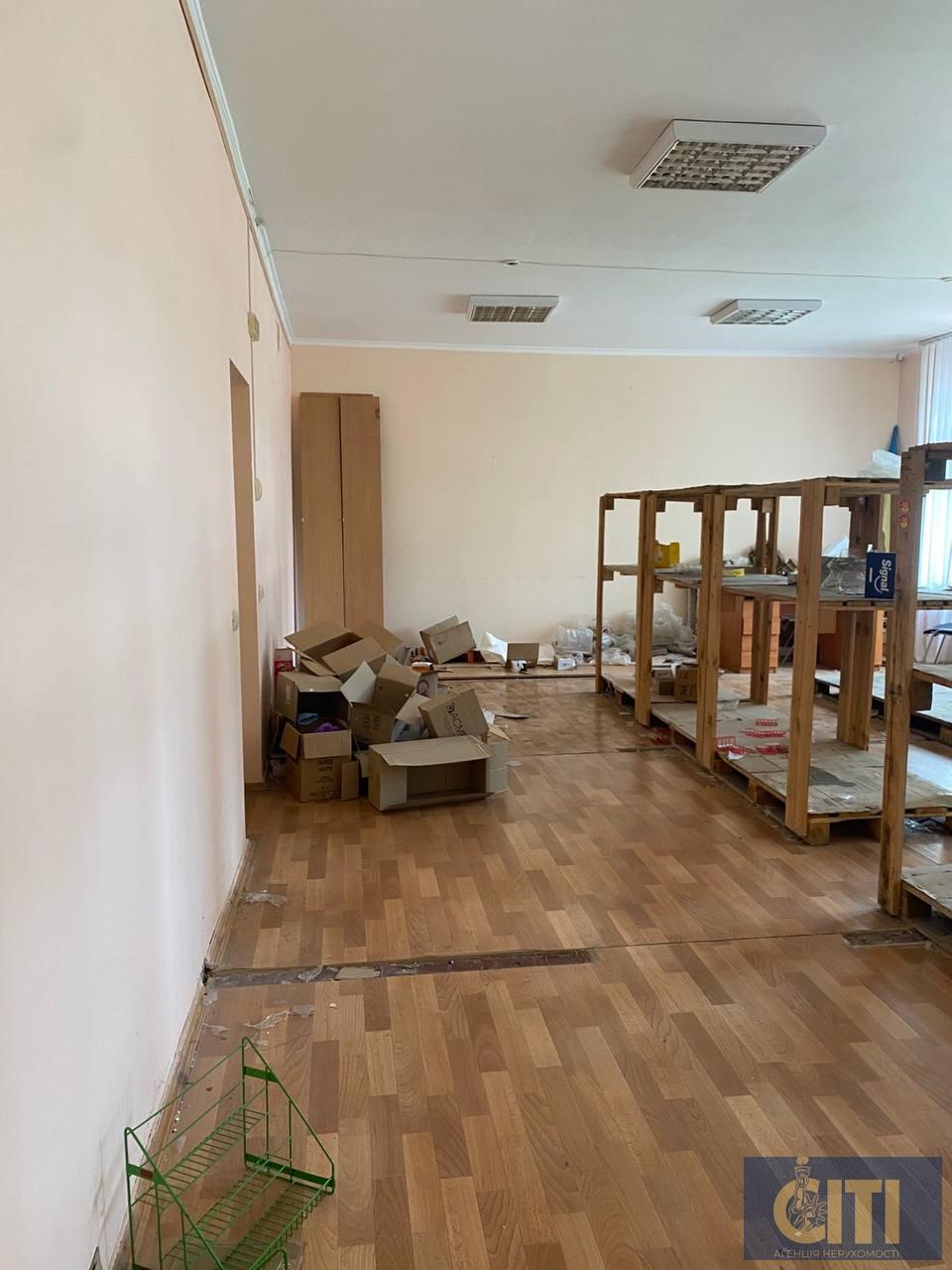 Здається в оренду приміщення в бізнес центрі — вулиця Героїв Пожежників – 67, 90 м²