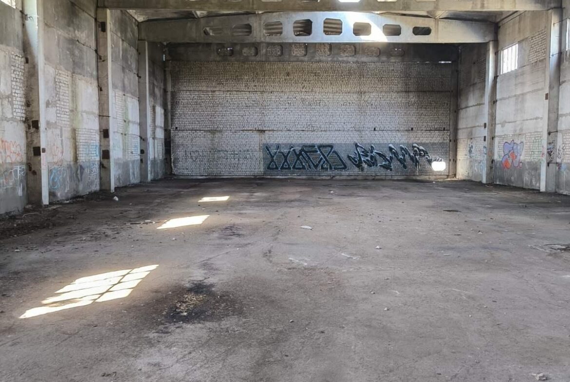 Земельна ділянка 2,7 Га + приміщення 800 кв.м. у Станишівці