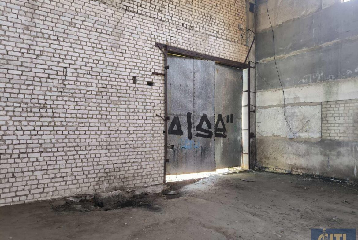 Земельна ділянка 2,7 Га + приміщення 800 кв.м. у Станишівці