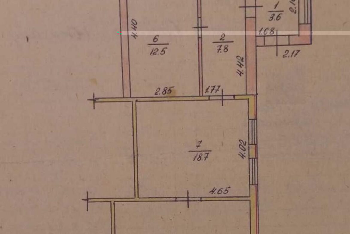 Продаж приміщення, перший поверх з окремим входом. Фасад. Бульвар!