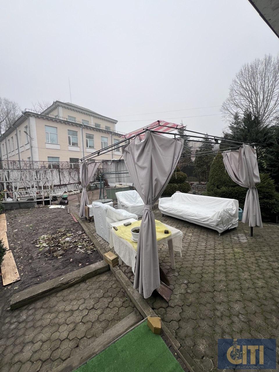 Продаж приміщення, перший поверх з окремим входом. Фасад. Бульвар!