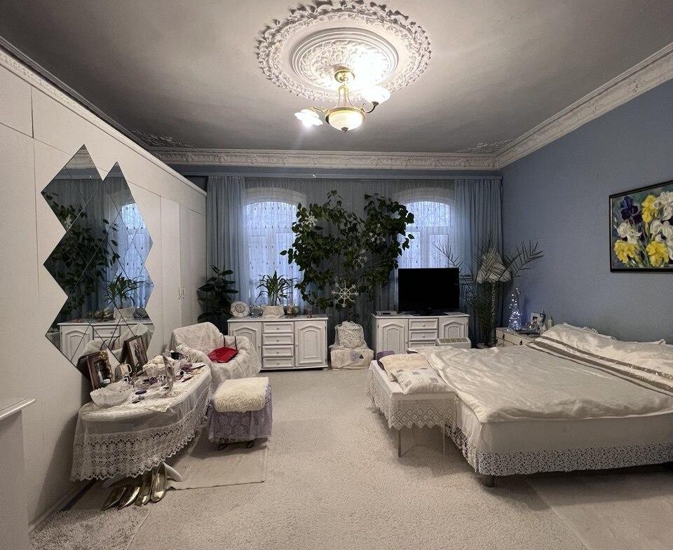 Продаж приміщення, перший поверх з окремим входом. Фасад. Бульвар!