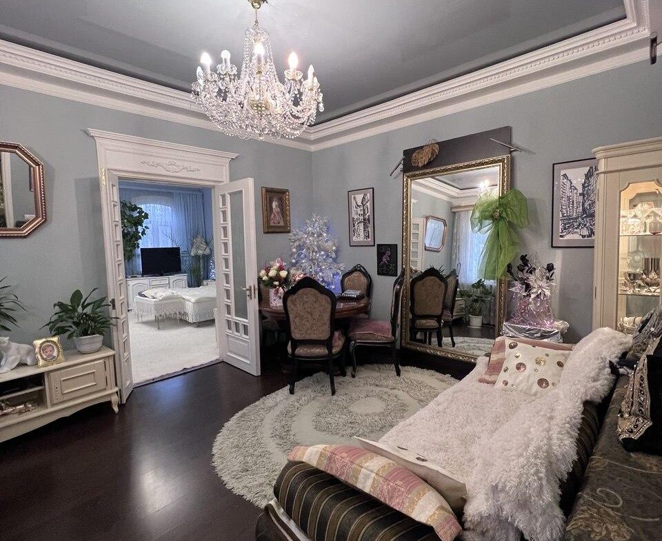 Продаж приміщення, перший поверх з окремим входом. Фасад. Бульвар!