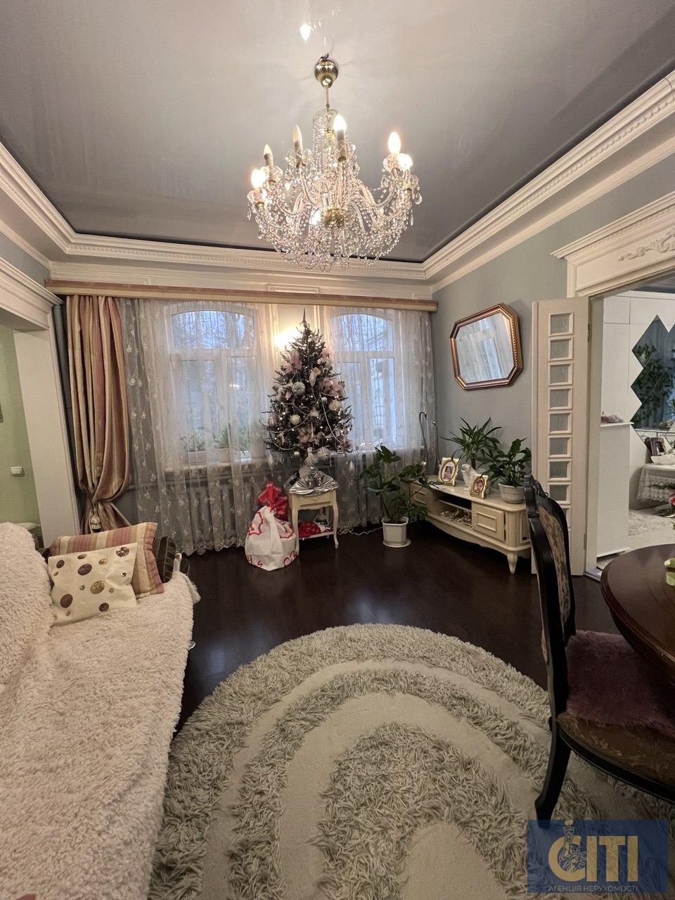 13173_img0911 Продаж приміщення, перший поверх з окремим входом. Фасад. Бульвар!