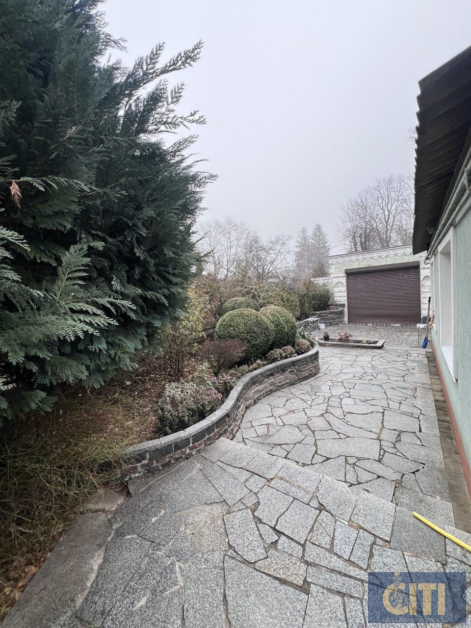 Продаж приміщення, перший поверх з окремим входом. Фасад. Бульвар!