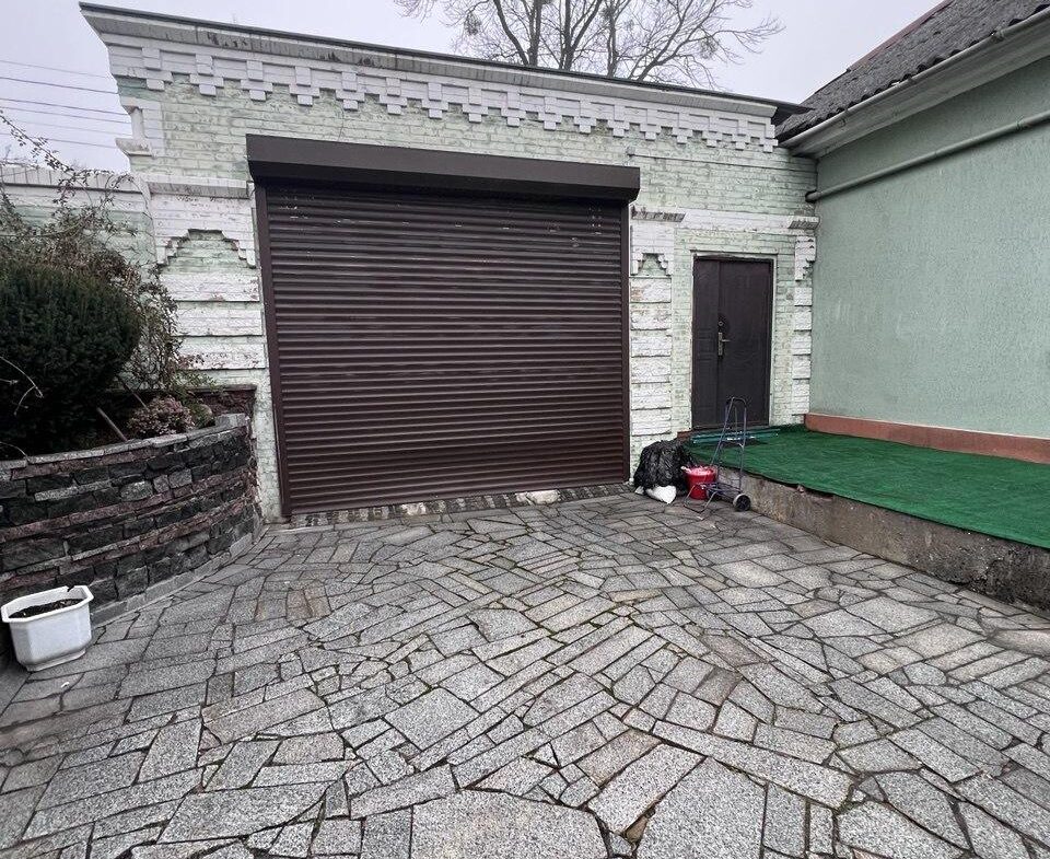 Продаж приміщення, перший поверх з окремим входом. Фасад. Бульвар!