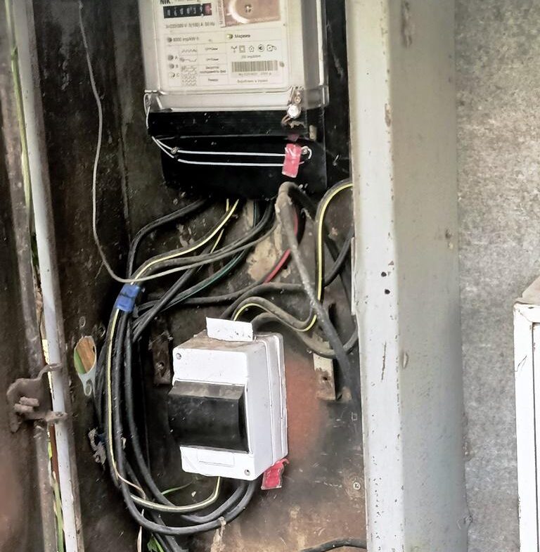 Продається комерційна ділянка з комунікаціями та асфальтованим майданчиком, 10 соток, Глубочиця (Житомир)