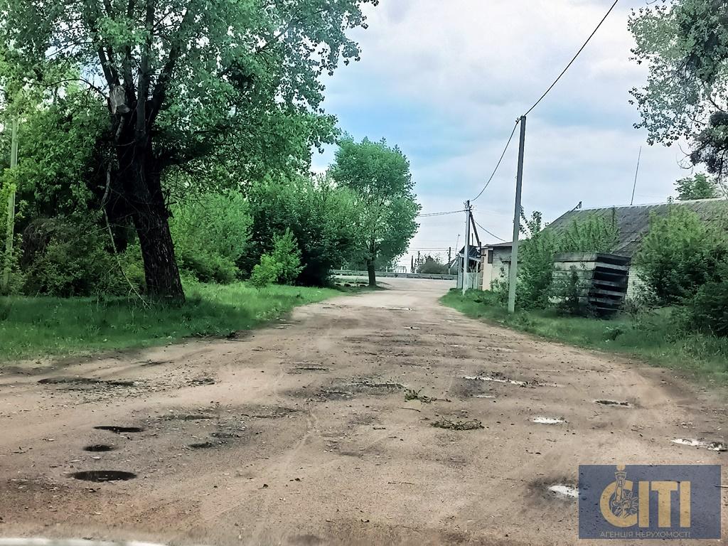 Продається комерційна ділянка з комунікаціями та асфальтованим майданчиком, 10 соток, Глубочиця (Житомир)