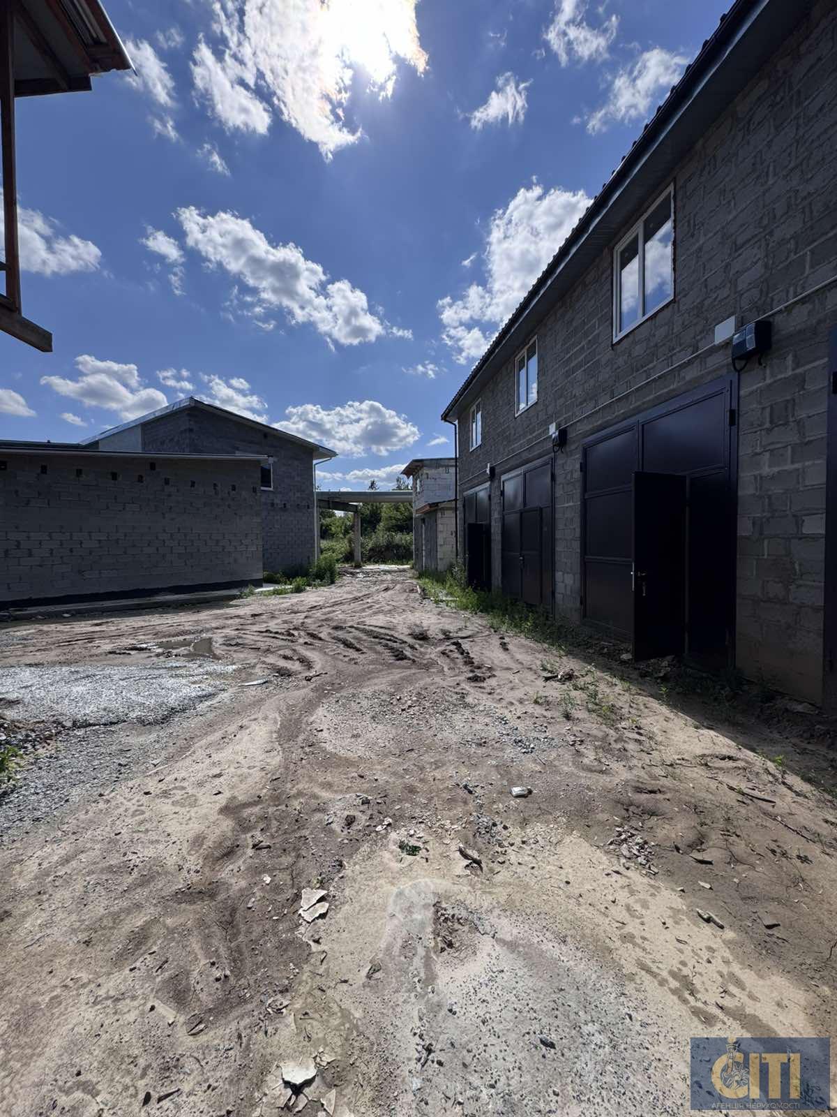 Продаються приміщення, ідеальні під СТО, детейлінгу, автомийки, 236 м²