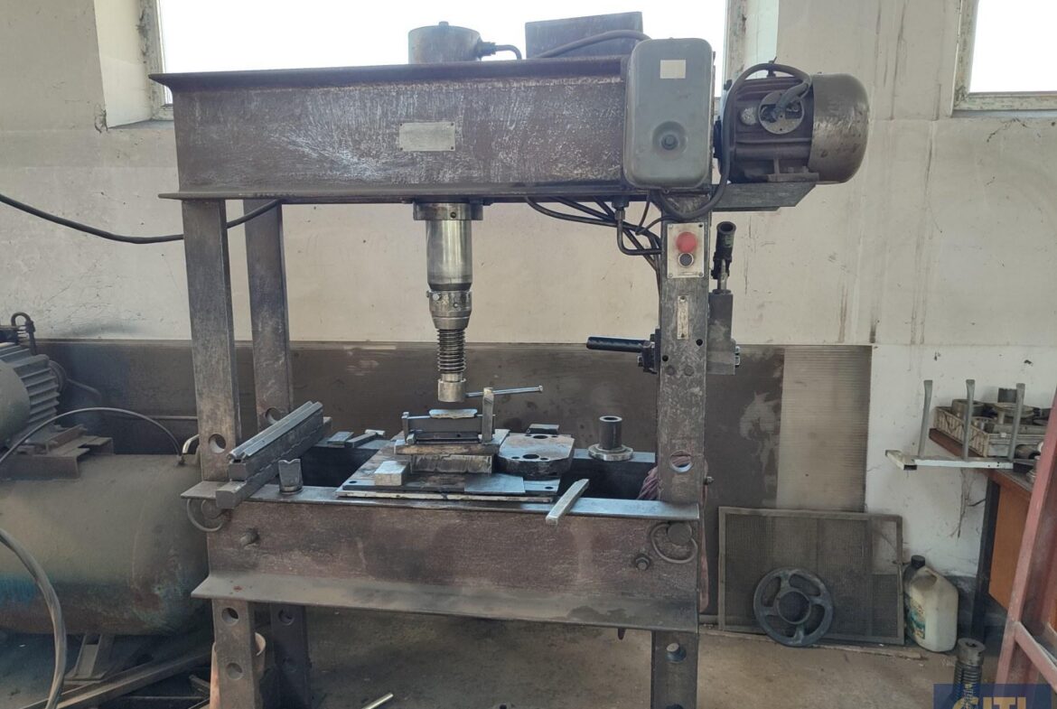 Продаж промислово- виробничого приміщення 650 кв.м. вул. Параджанова