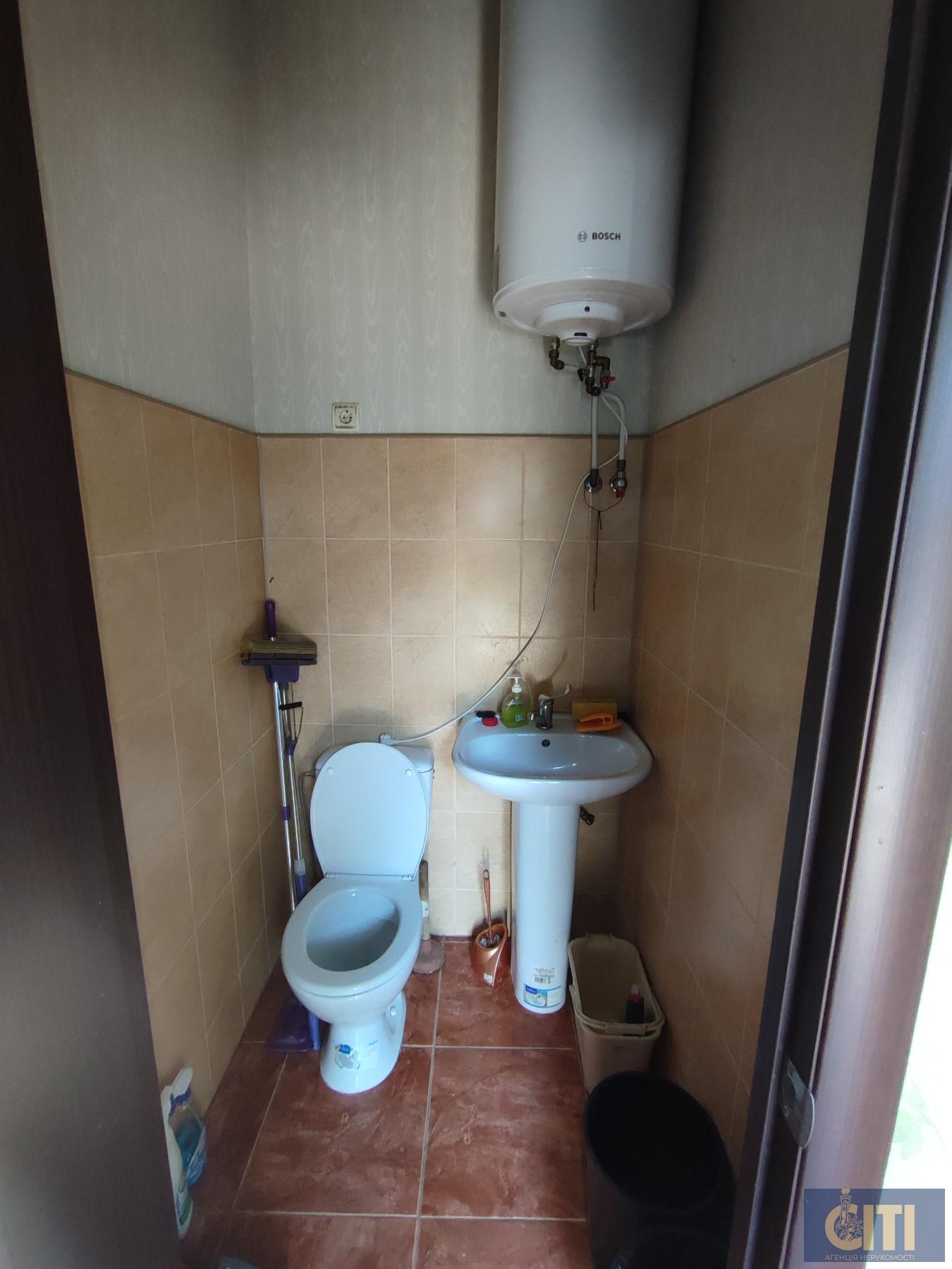 Приміщення в центрі по вул.Ольжича, 26 м2