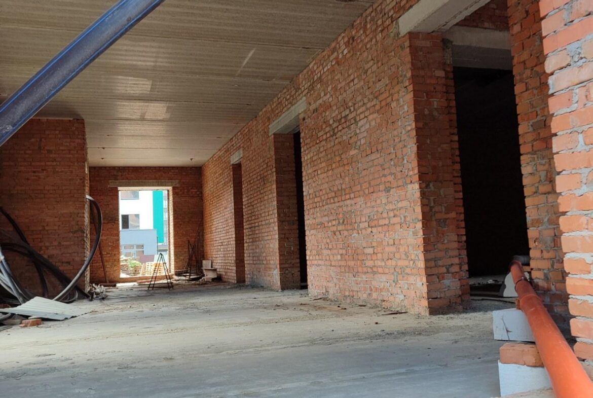 Фасадне приміщення, 170 кв.м у районі Малинського ринку