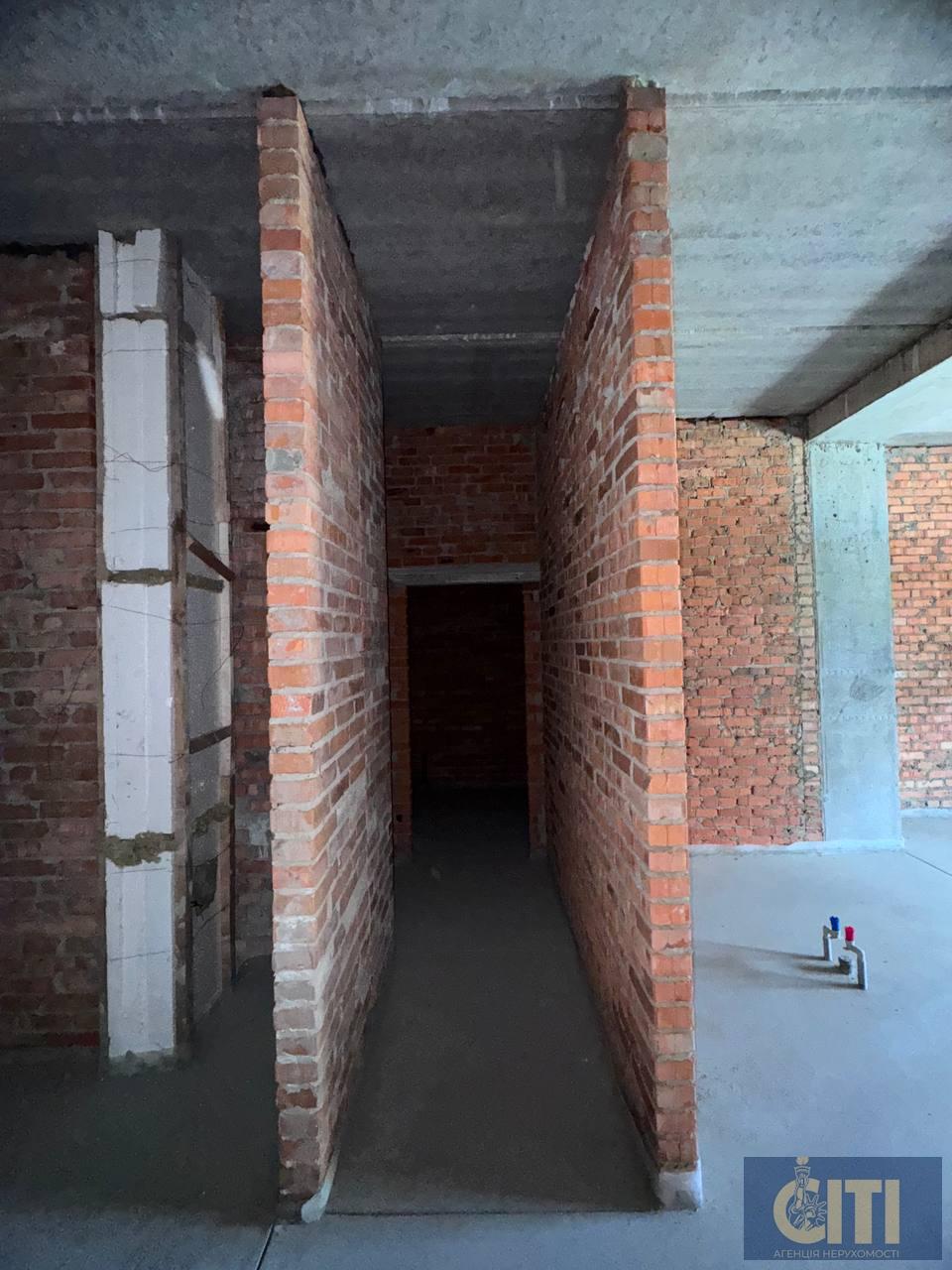 Продається комерційне приміщення в ЖК «Олімпійський», 4 секція — 83 м²