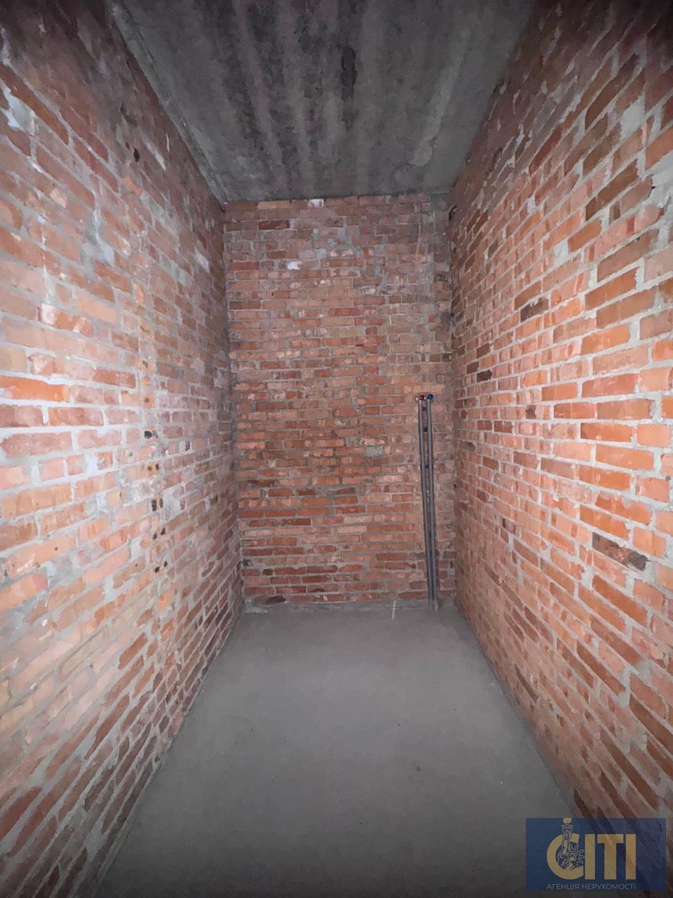 Продається комерційне приміщення в ЖК «Олімпійський», 4 секція — 83 м²