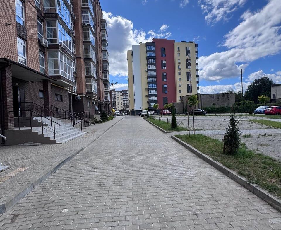 Продається комерційне приміщення в ЖК «Олімпійський», 4 секція — 83 м²