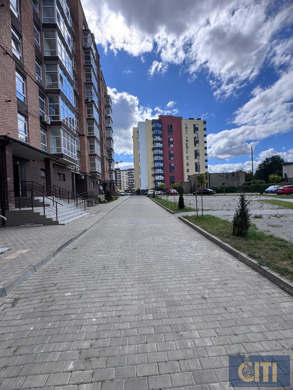 Продається комерційне приміщення в ЖК «Олімпійський», 4 секція — 83 м²