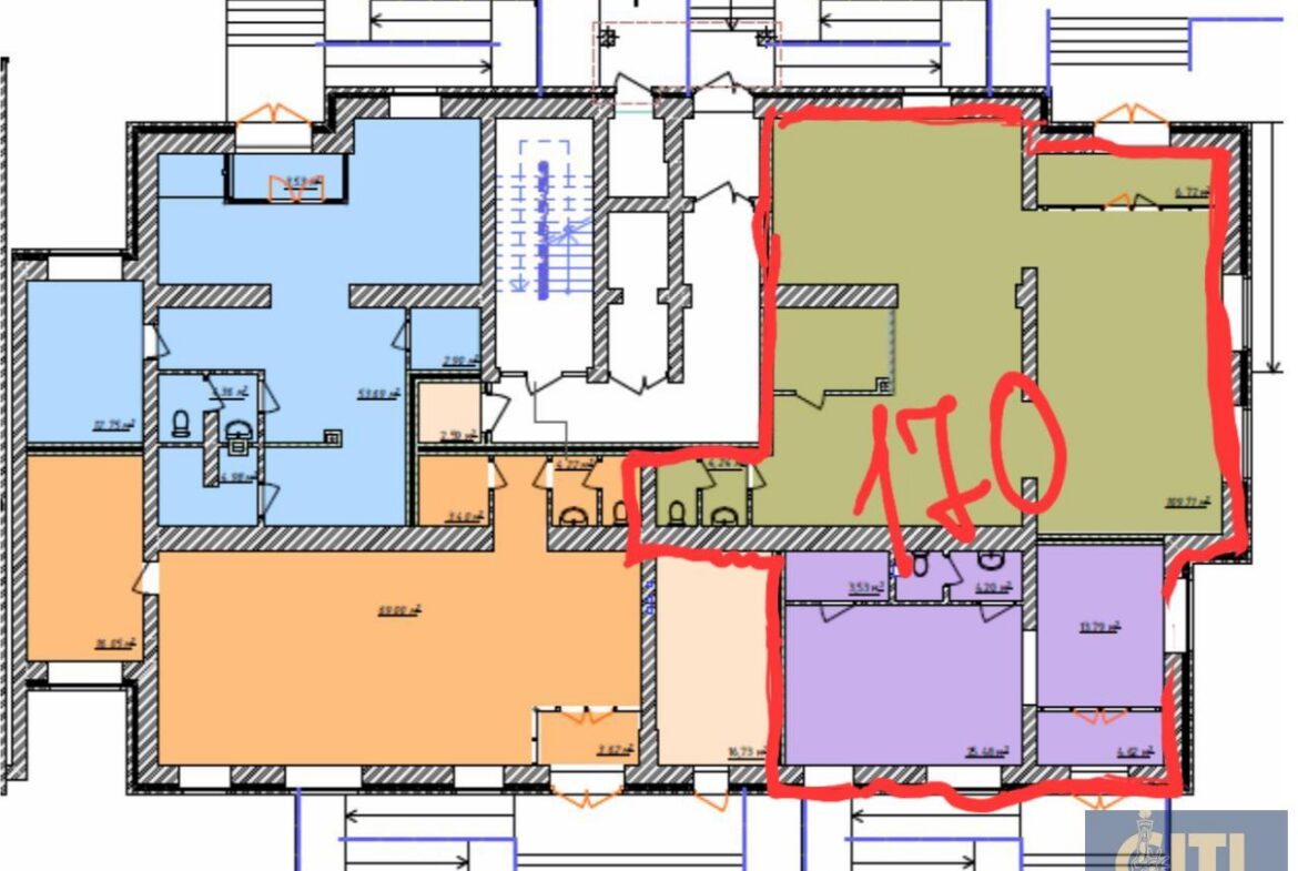 Фасадне приміщення, 170 кв.м у районі Малинського ринку