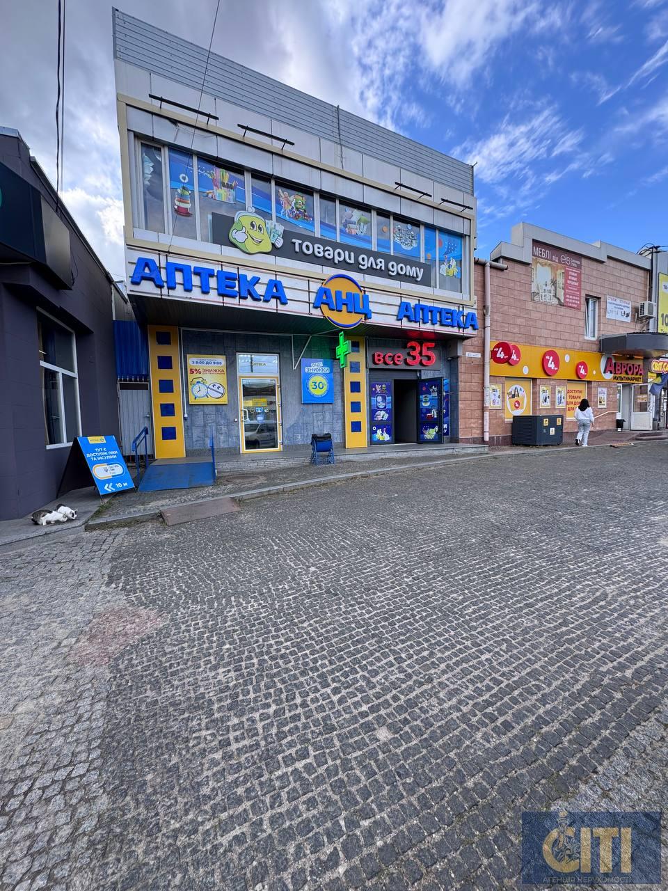 Продаж двоповерхового фасадного нежитлового приміщення, район Сінного ринку!