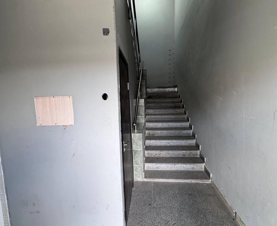 Продаж двоповерхового фасадного нежитлового приміщення, район Сінного ринку!