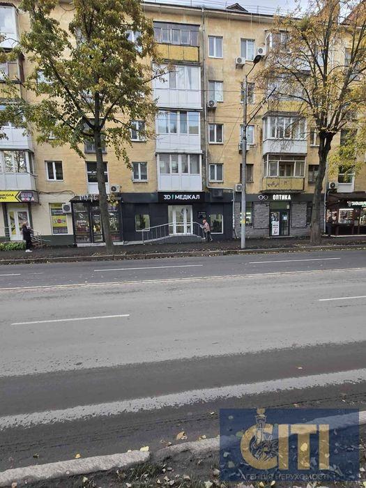 Продається комерційне приміщення в центрі Житомира, по вулиці Київська, 56 м²