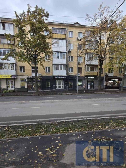 Продається комерційне приміщення в центрі Житомира, по вулиці Київська, 56 м²