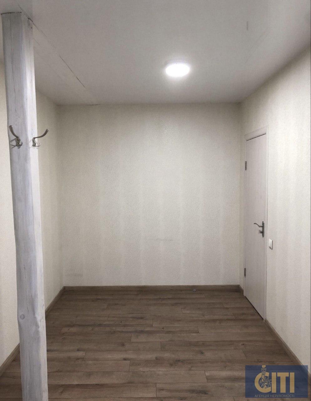 Офісне приміщення в центрі, вул. Покровська, 43 (перехрестя з вул. Лесі Українки), 50 м2