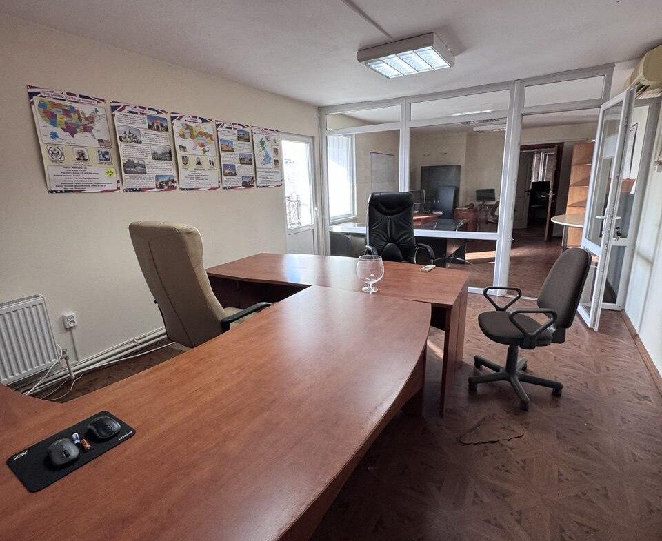 Нежитлове приміщення в самому центрі міста, вул. Київська (біля ТРЦ “Глобал”). Київська (біля ТРЦ “Глобал”), 400 м²